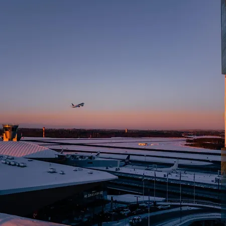 Clarion Hotel Helsinki Airport-3