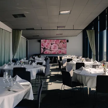 Clarion Hotel Helsinki Airport-3